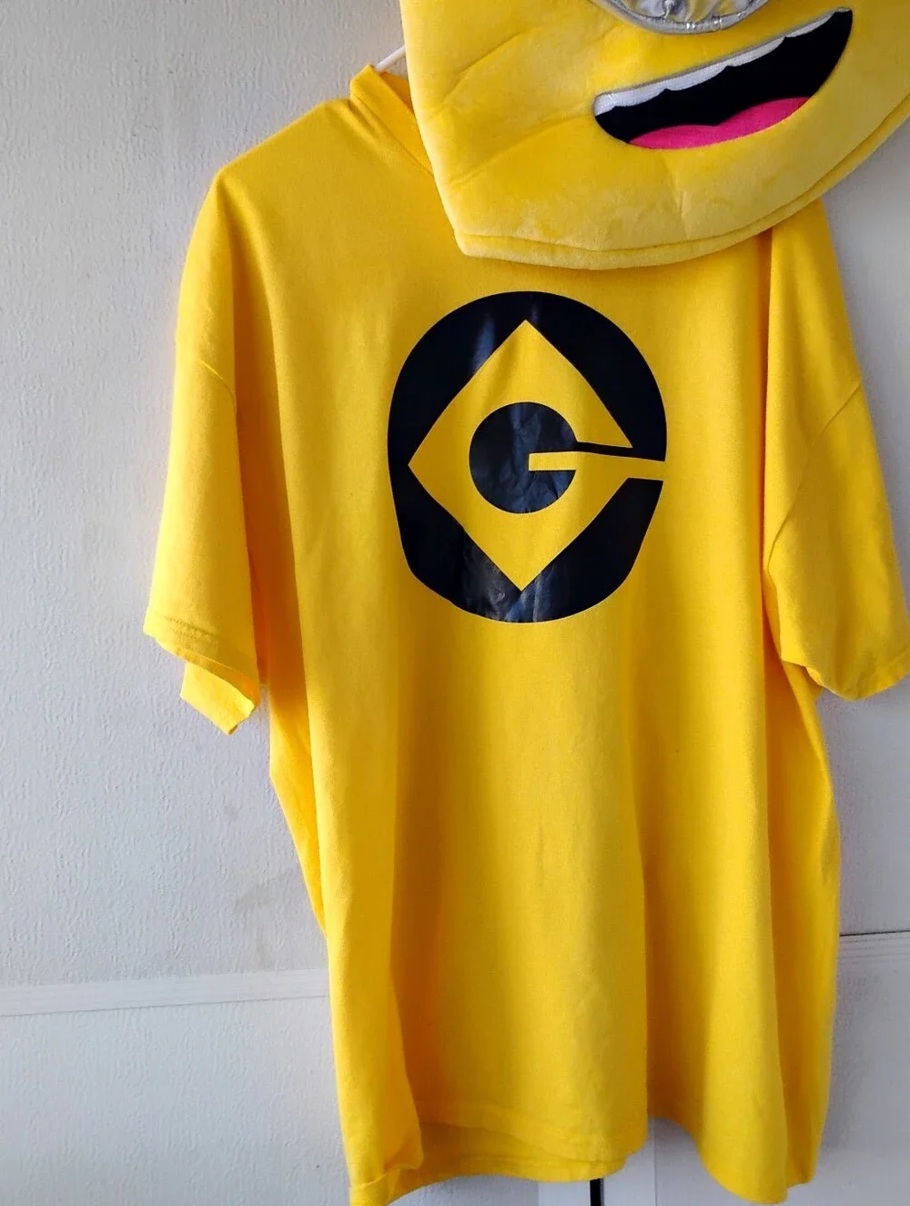 Minion-Inspired Yellow Adults Costume Tee with Character Headpiece